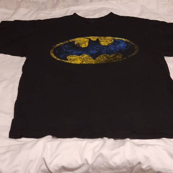 many shirts, mostly marvel - Picture 7 of 12